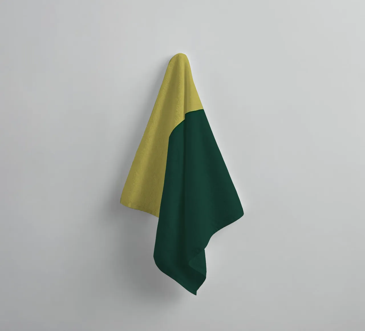 Natuurlandschap v6 badhanddoek van Bartosz Powalka