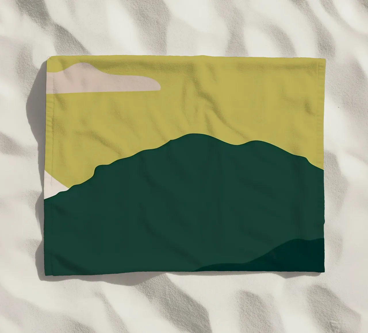 Naturlandschaft v6 Strandtuch von Bartosz Powalka