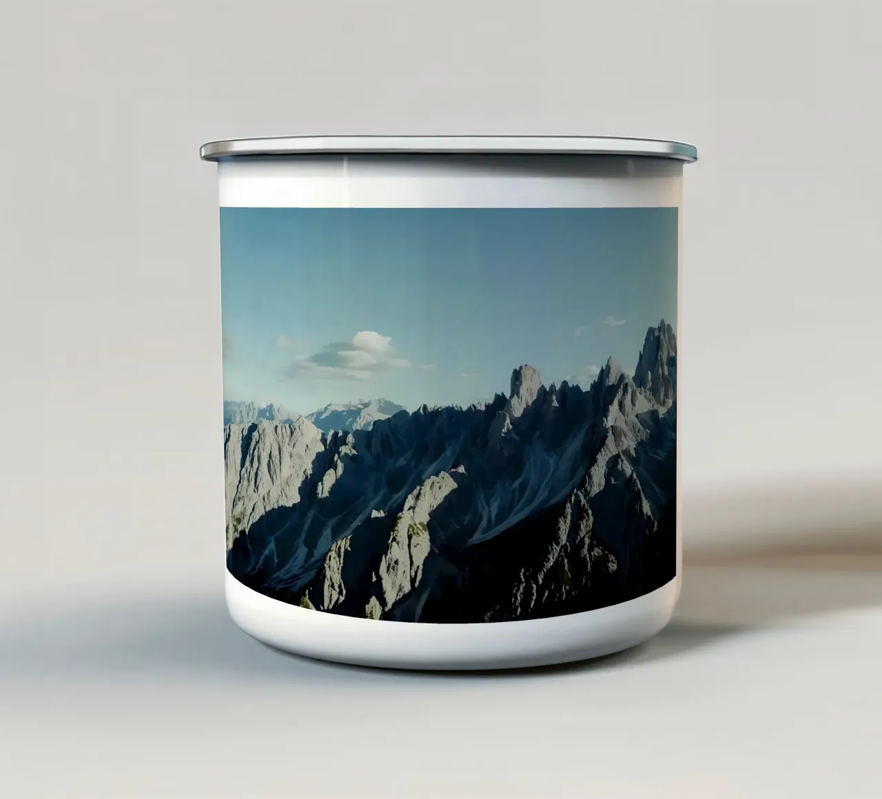 Montagne tazza in smalto da Matthew Katz