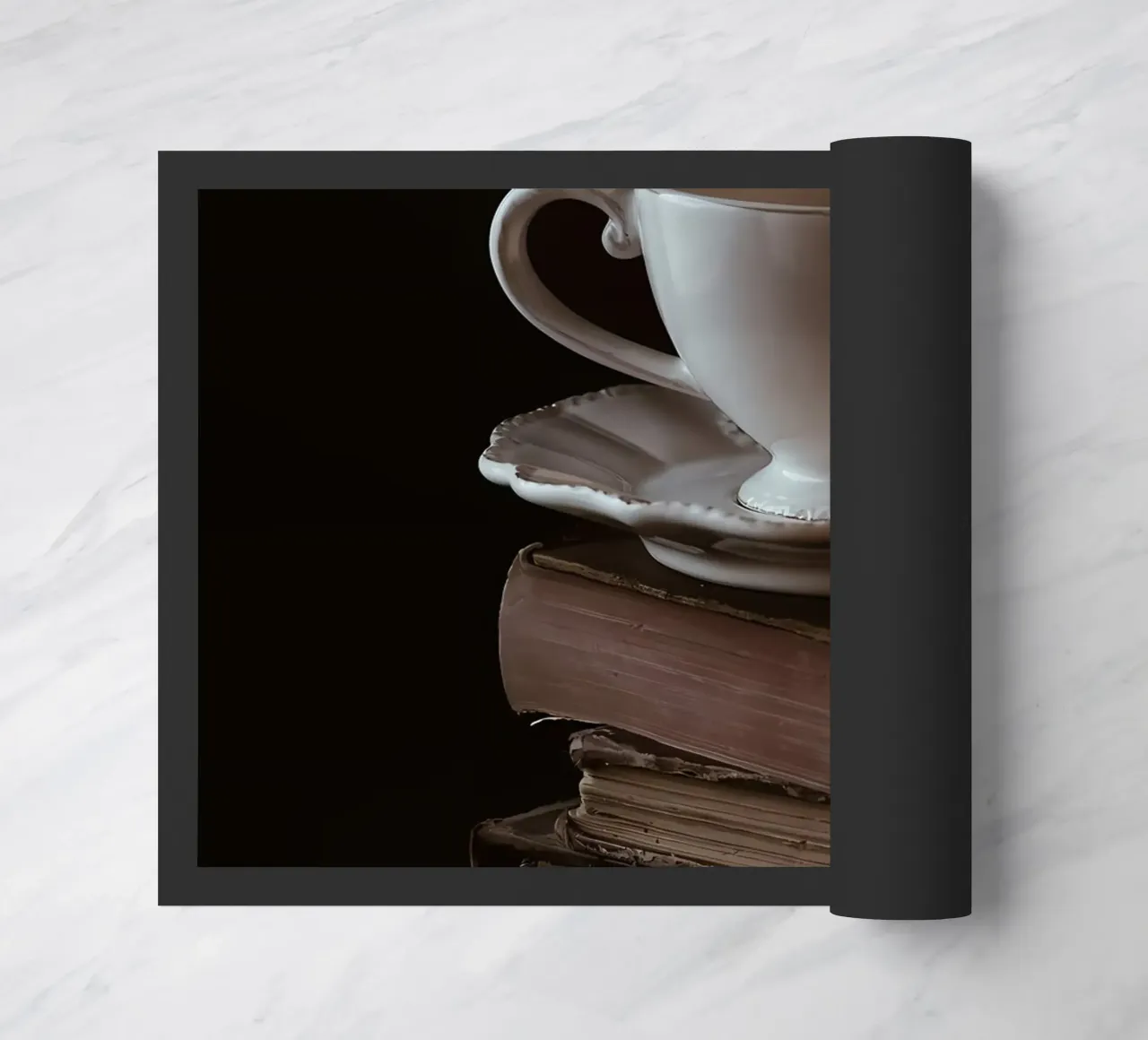 Tazza e libri zerbino da Aiden Garcia