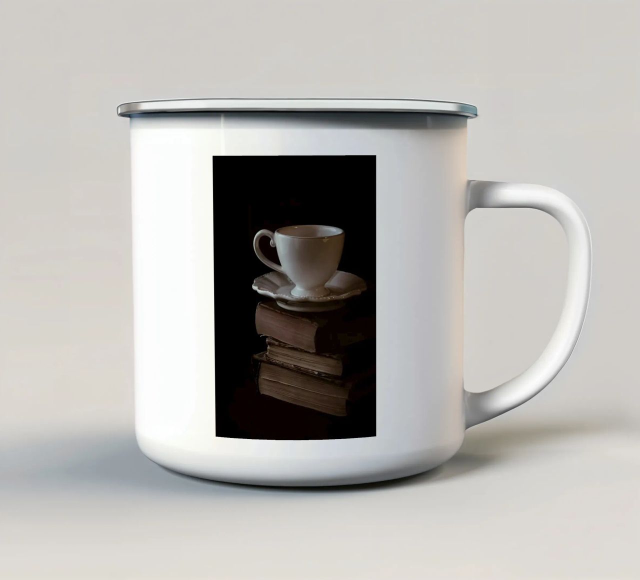 Tazza e libri tazza in smalto da Aiden Garcia