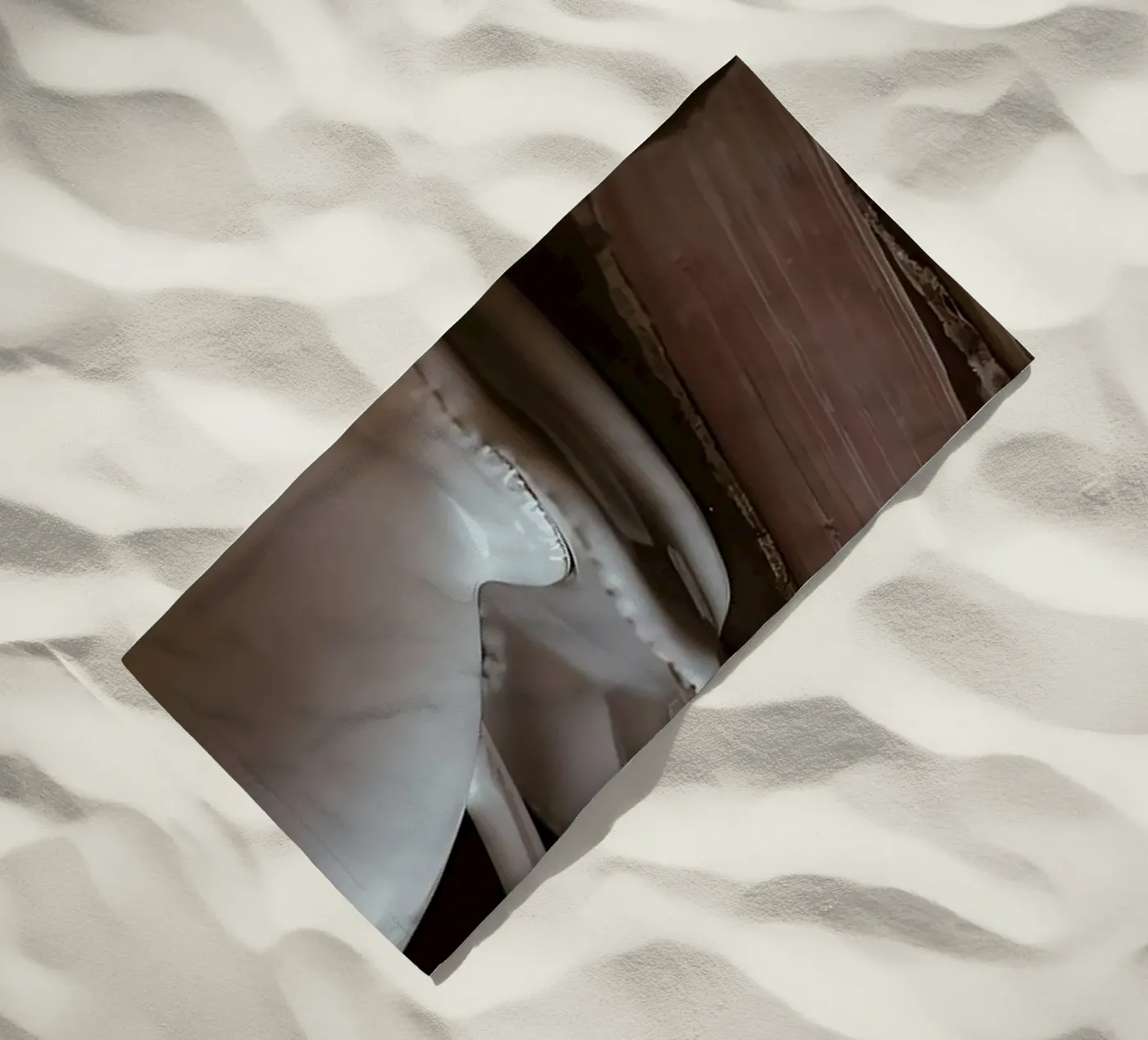 Tazza e libri telo mare da Aiden Garcia