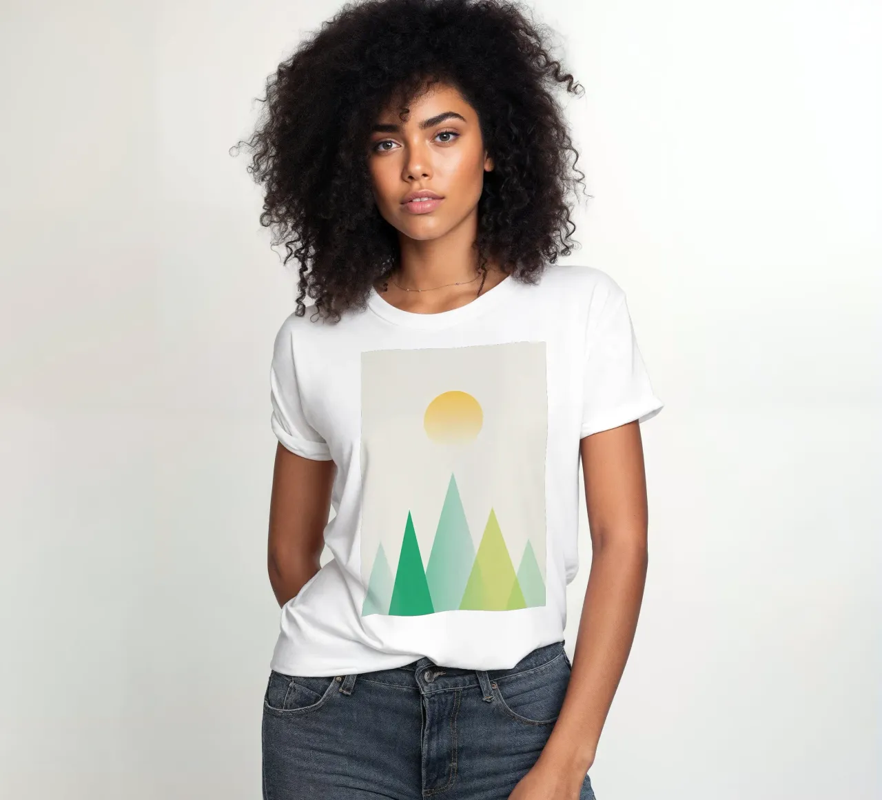 Abstrakte grüne Berge Frauen T-Shirt von Bartosz Powalka