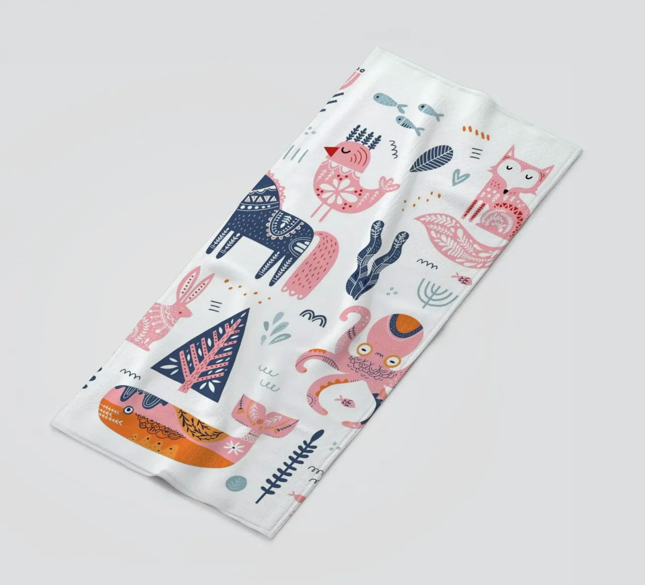 Patchwork Animals strandhanddoek van Little Flourishes