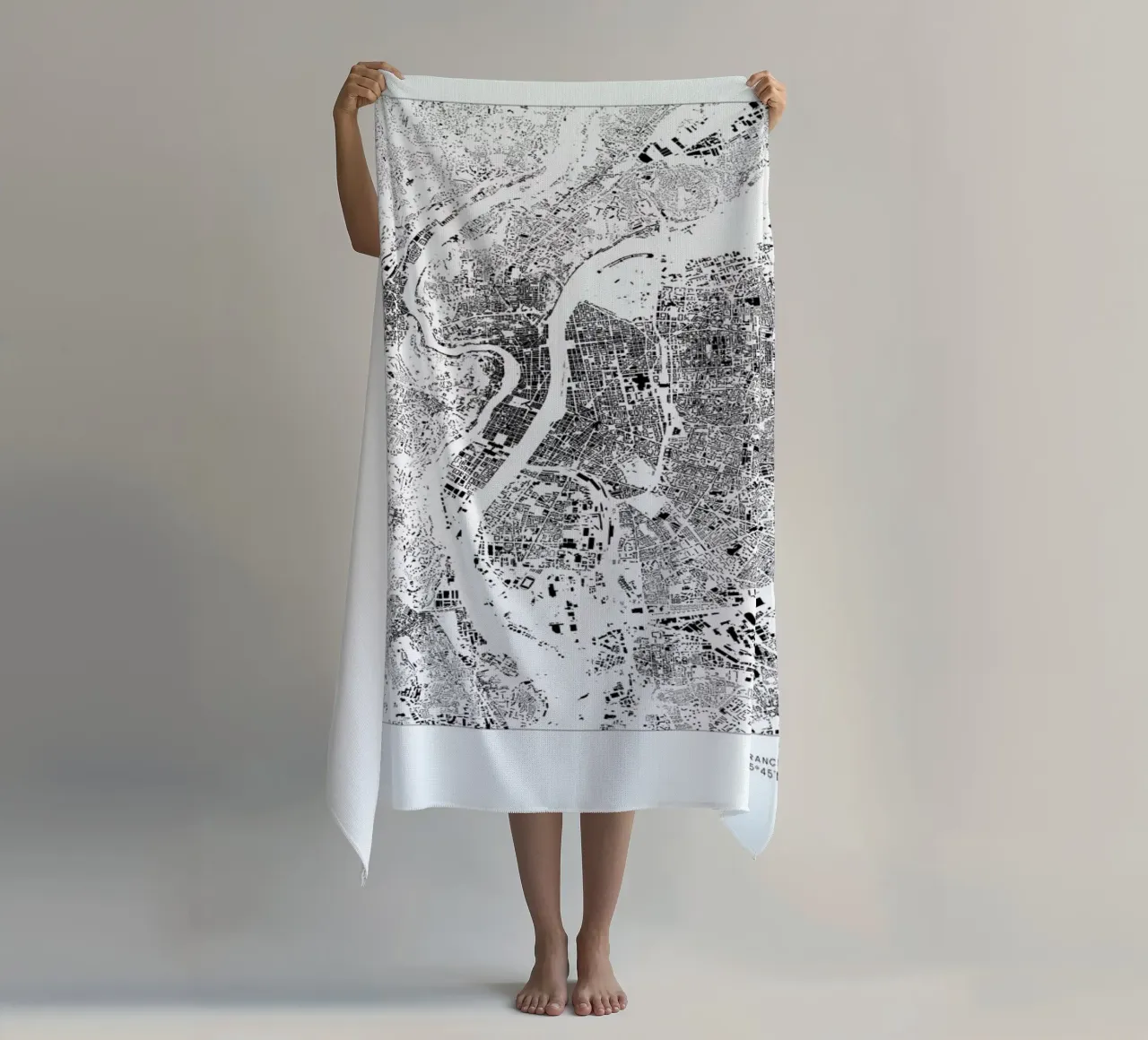 Lyon telo mare da The Cartography Collection