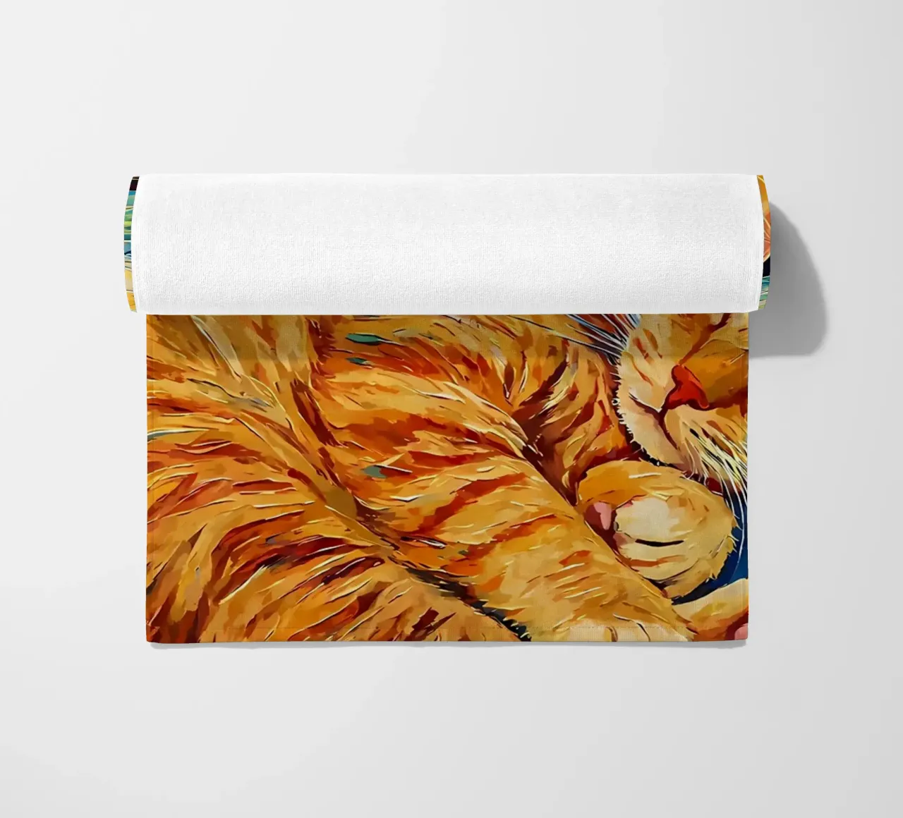 Gatto arancione che dorme telo mare da Adrian Patel
