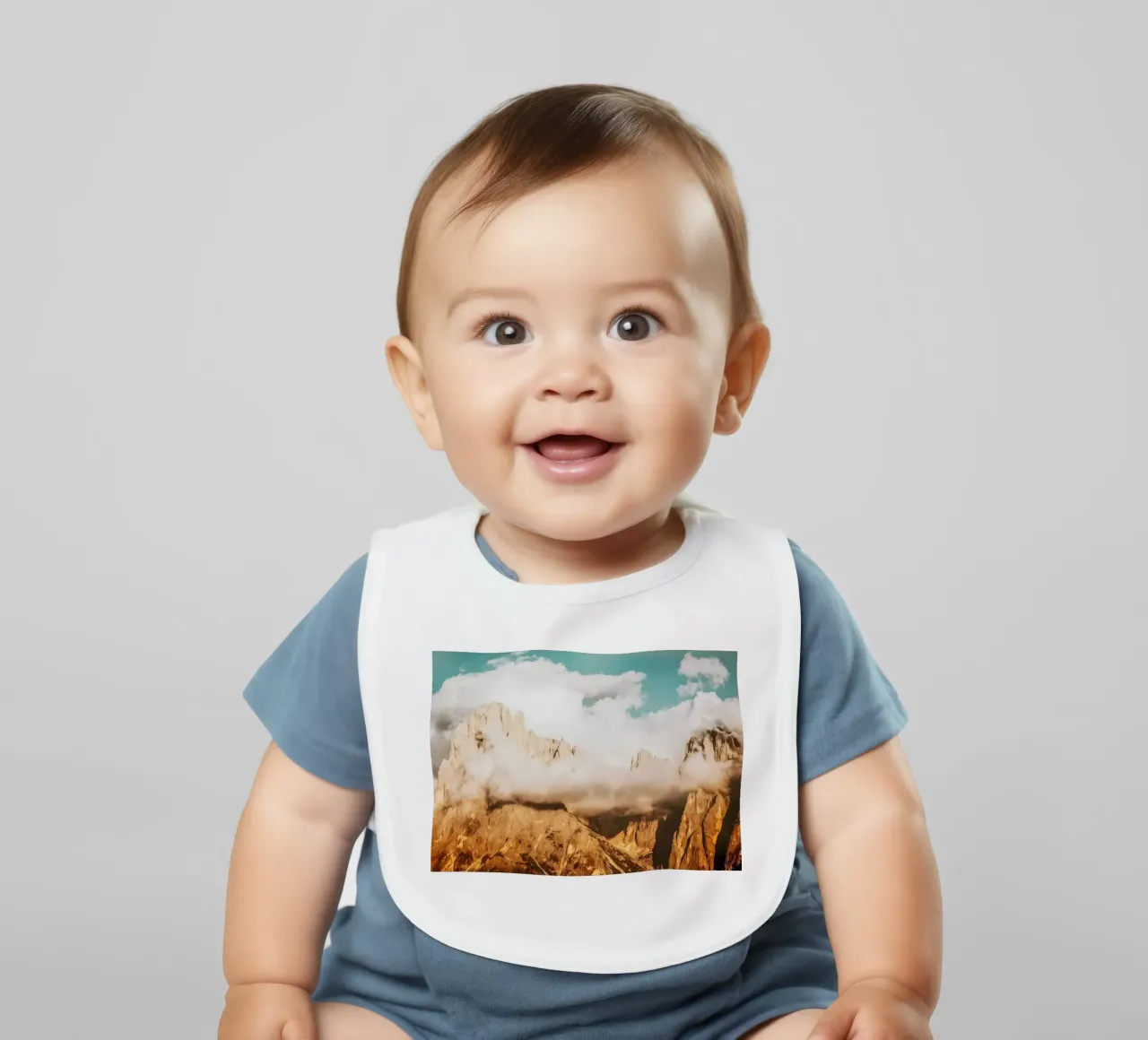 MONTAGNE NUVOLOSE bavaglino da Matthew Katz