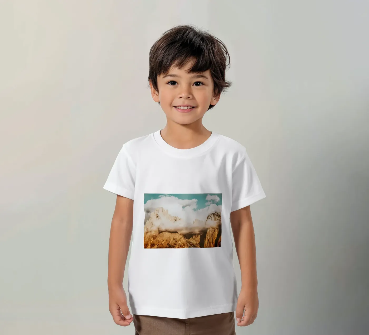 CLOUDY MOUNTAINS t-shirt bambini da Matthew Katz