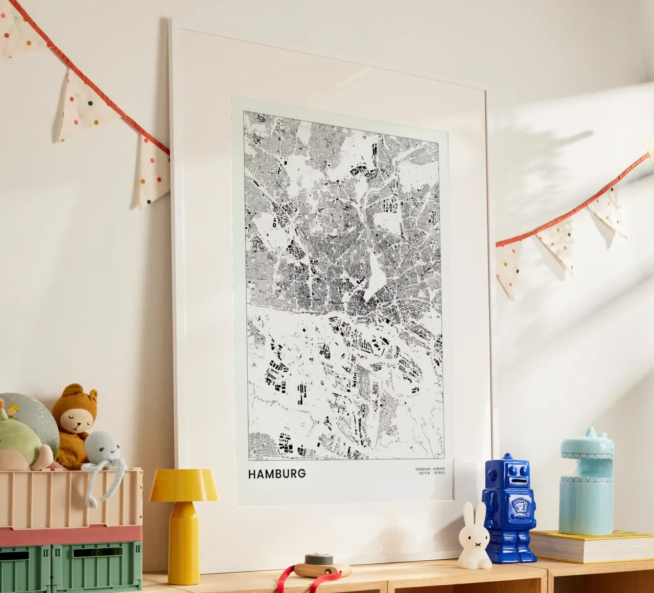 Hamburg poster con telaio in plastica da The Cartography Collection