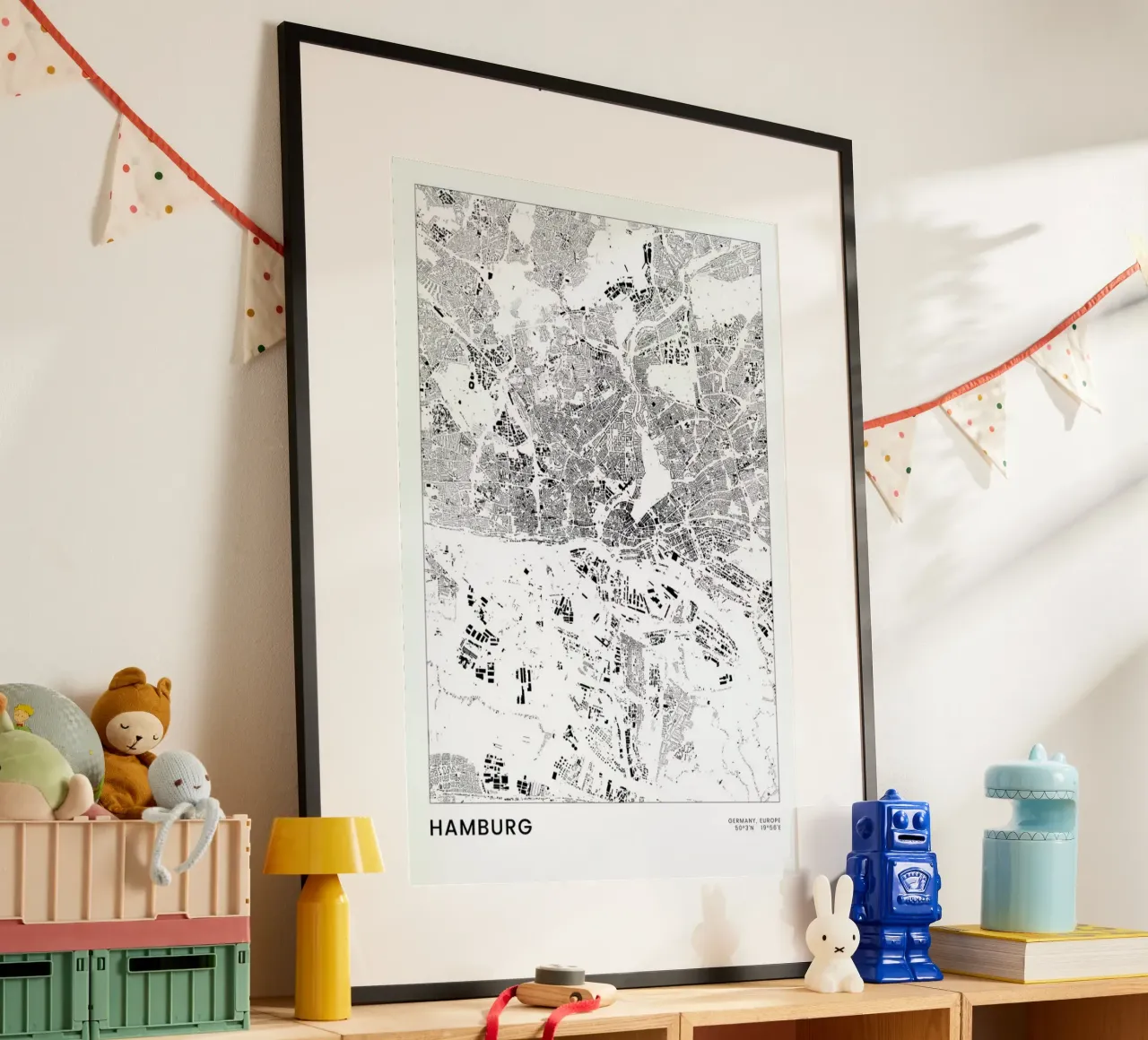 Hamburg poster con telaio in plastica da The Cartography Collection