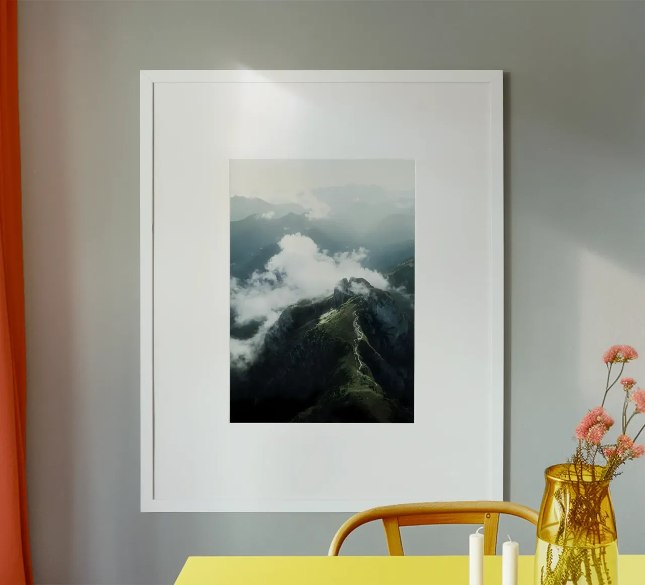 Montagna con nuvole poster da Matthew Katz