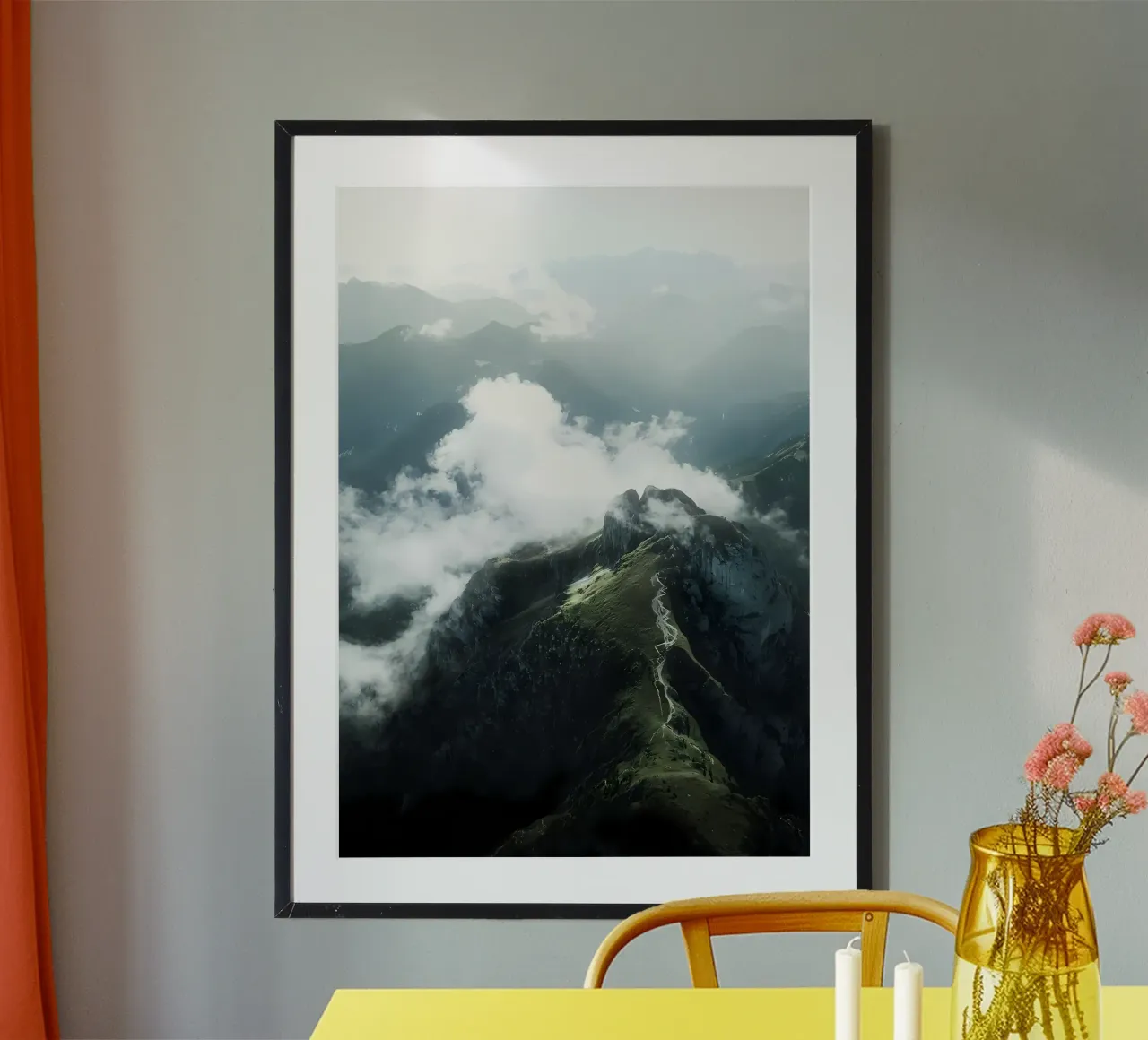 Montagna con nuvole poster da Matthew Katz