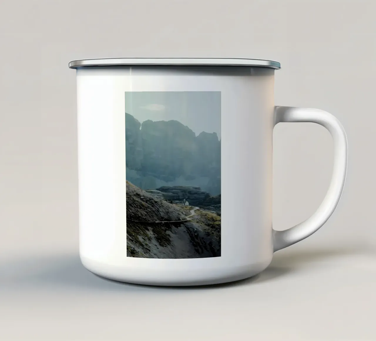 Muro tazza in smalto da Matthew Katz