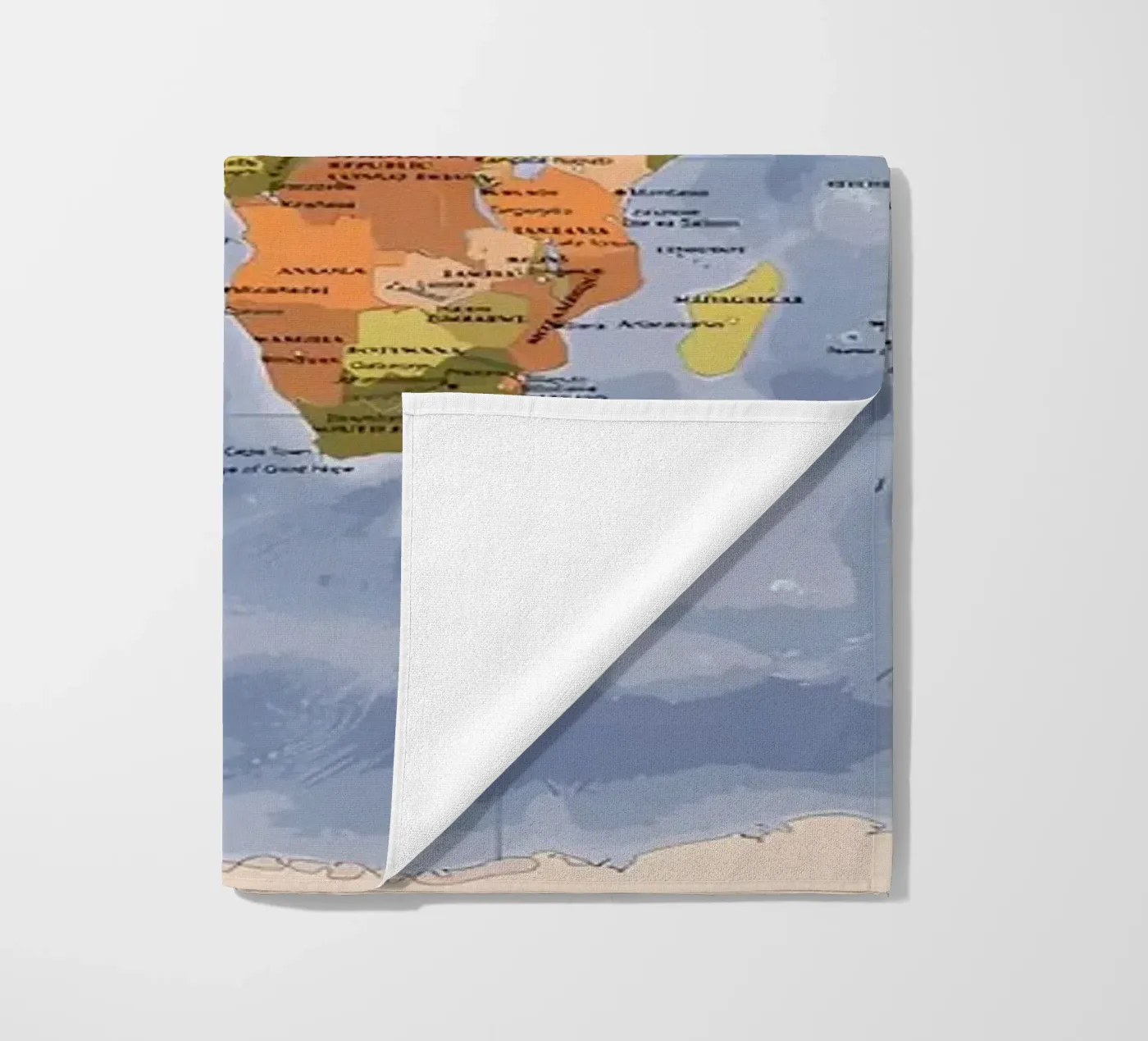 World map strandhanddoek van Aiden Garcia