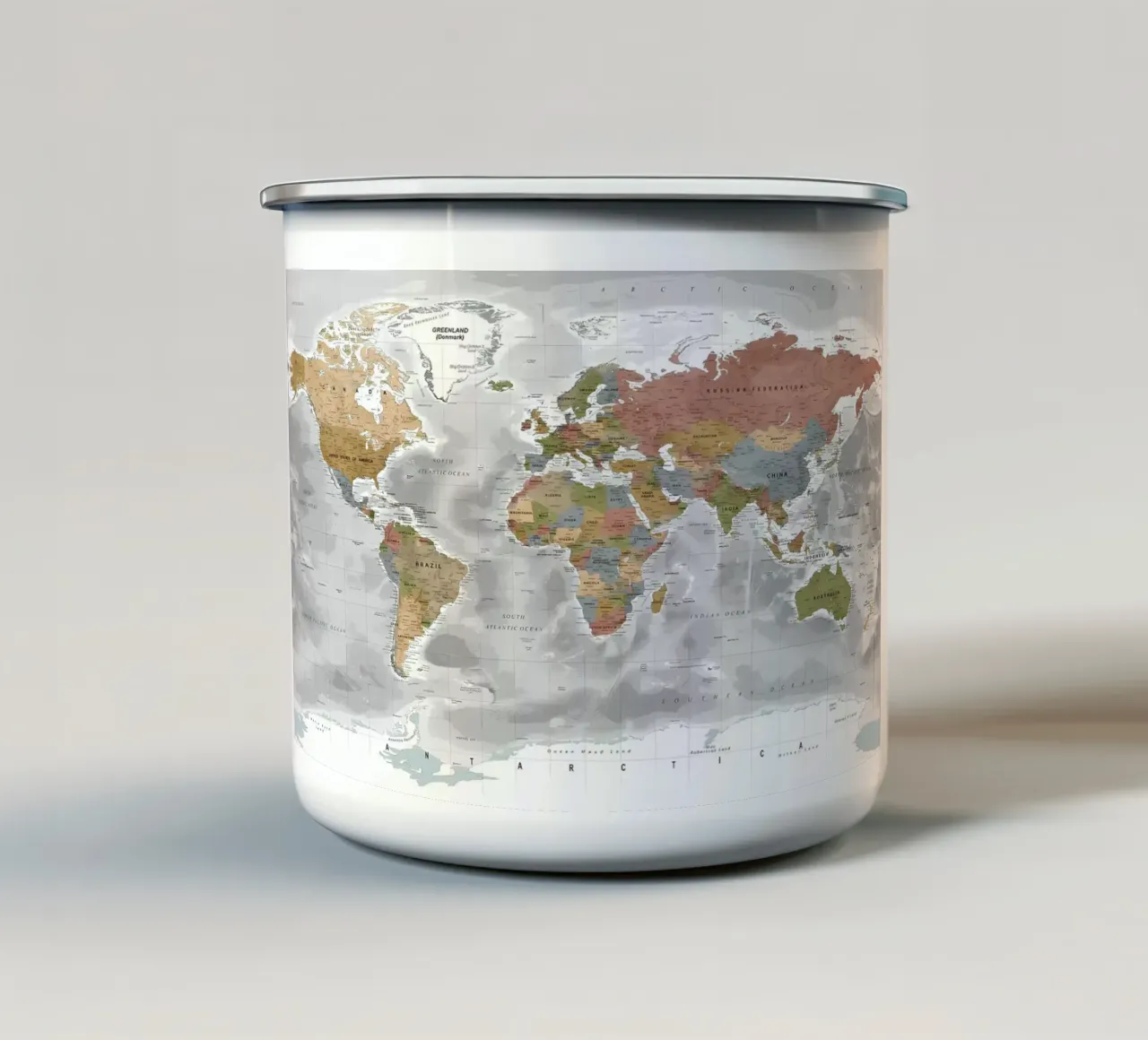 Mappa del mondo tazza in smalto da Aiden Garcia
