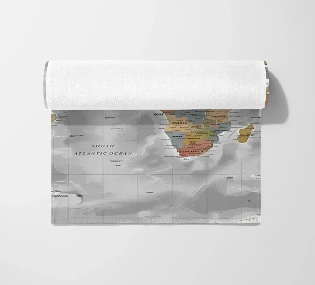 Wereldkaart strandhanddoek van Aiden Garcia