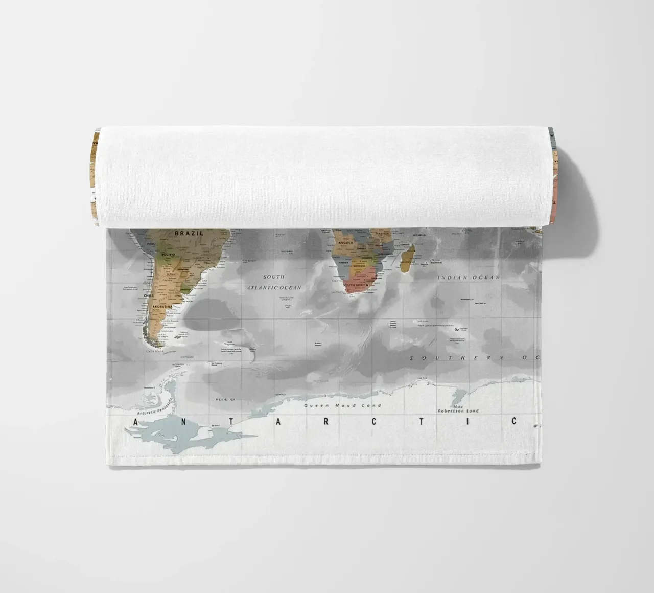 Wereldkaart strandhanddoek van Aiden Garcia