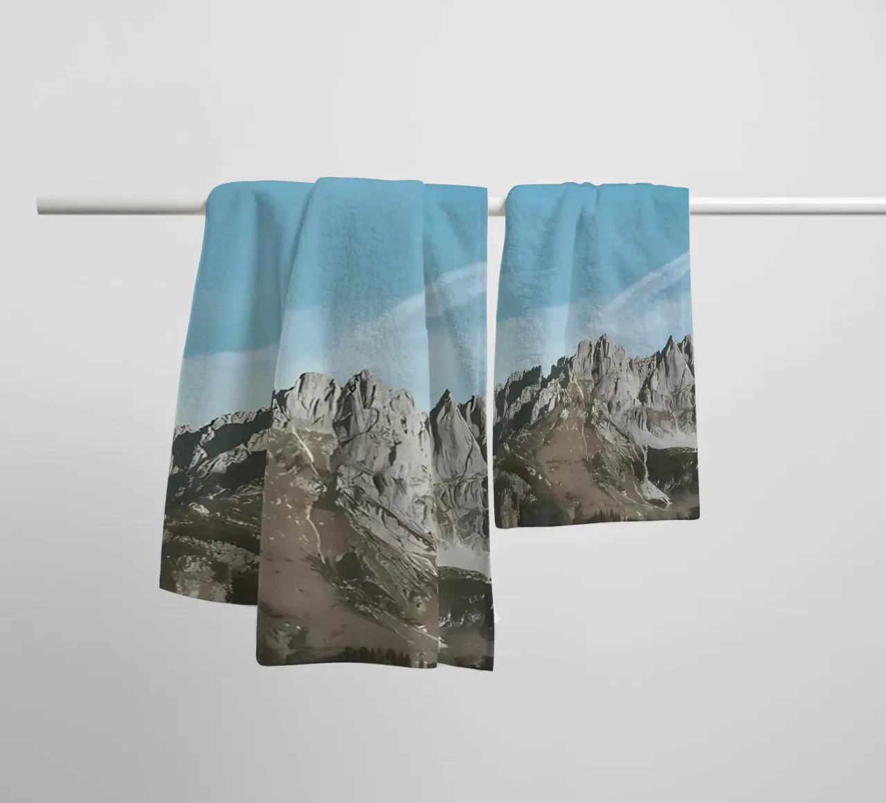 CLICK MOUNTAIN VIEW towel by Matthew Katz