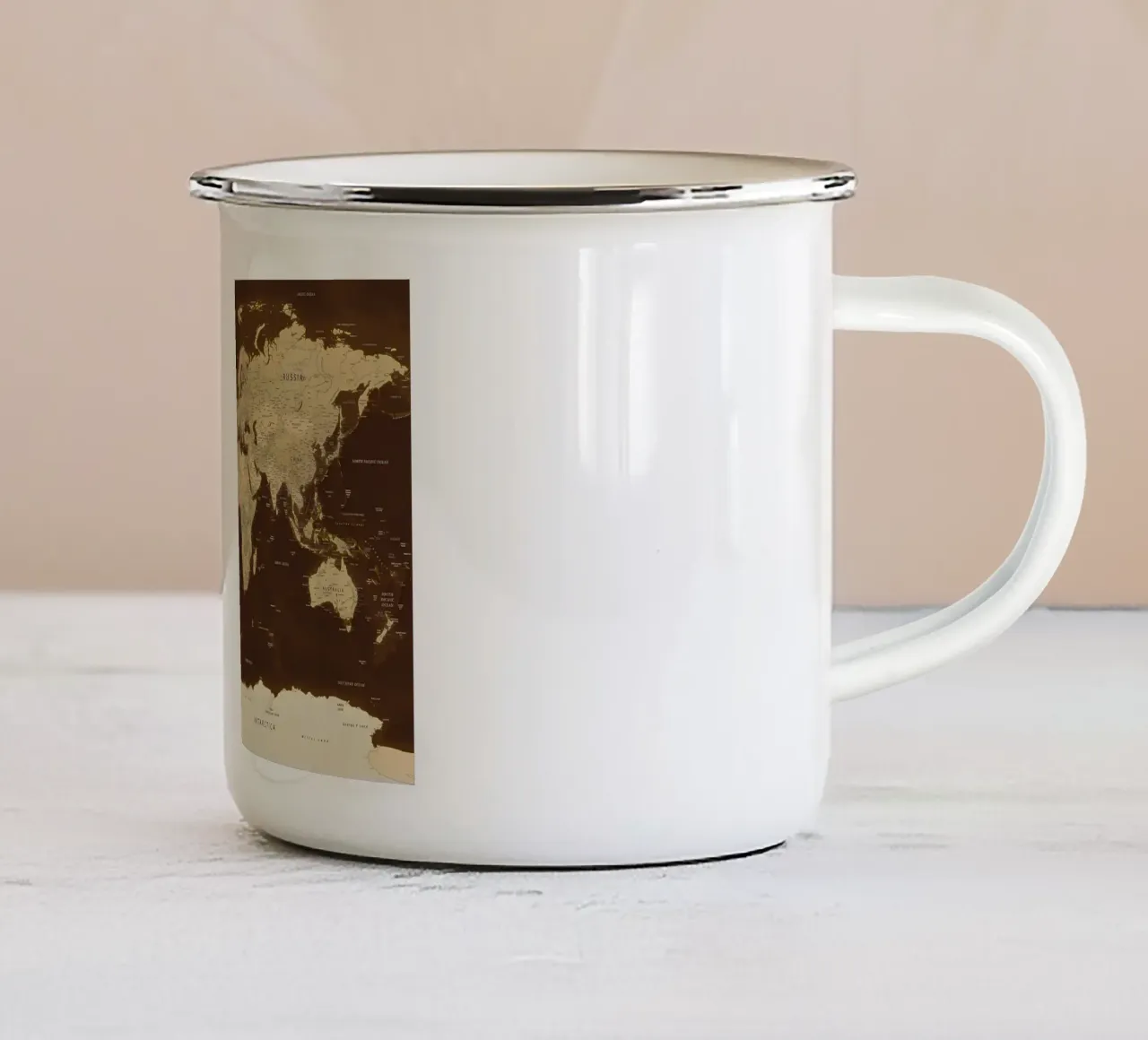 Mappa del mondo tazza in smalto da Aiden Garcia