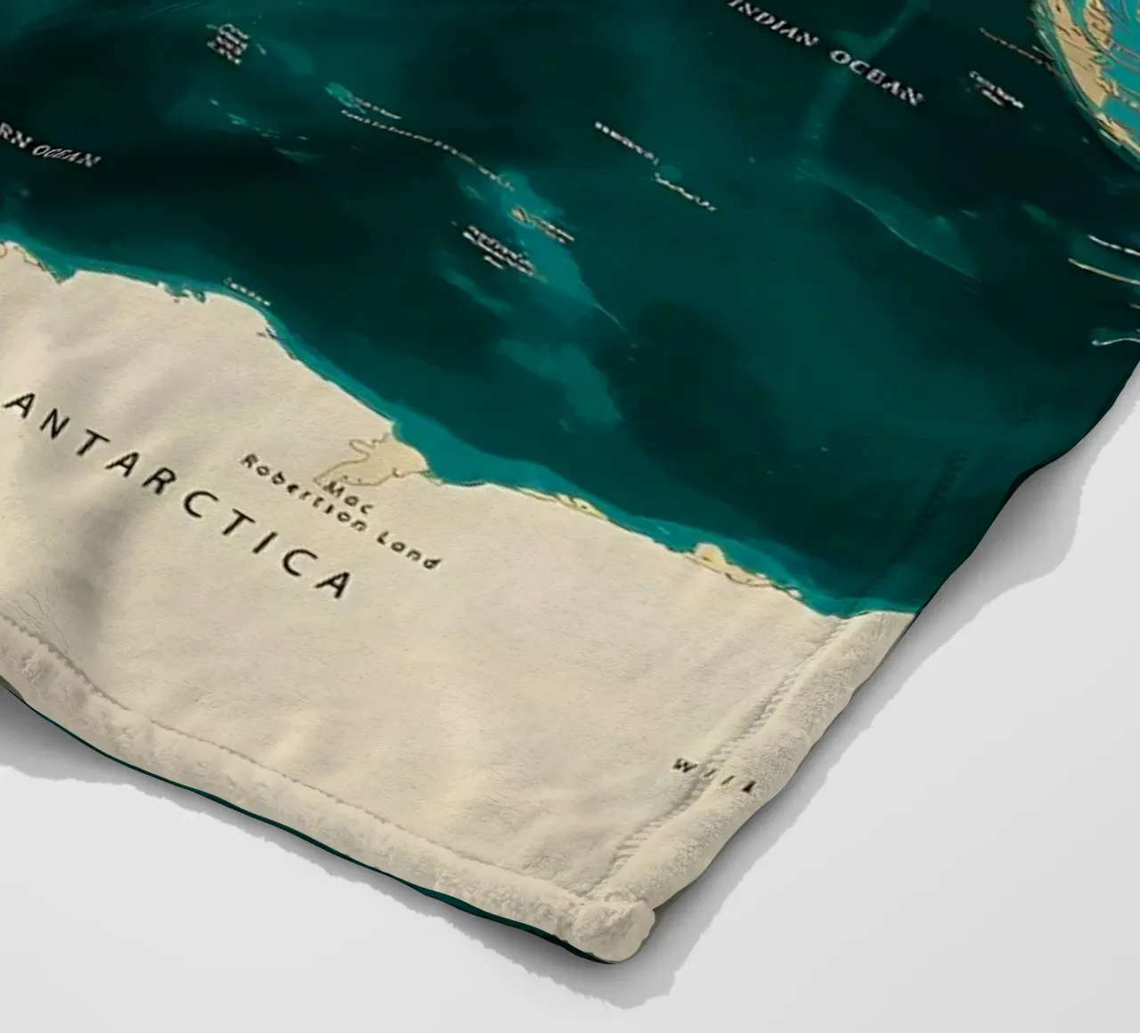 Mappa del mondo politico coperta in pile da Aiden Garcia