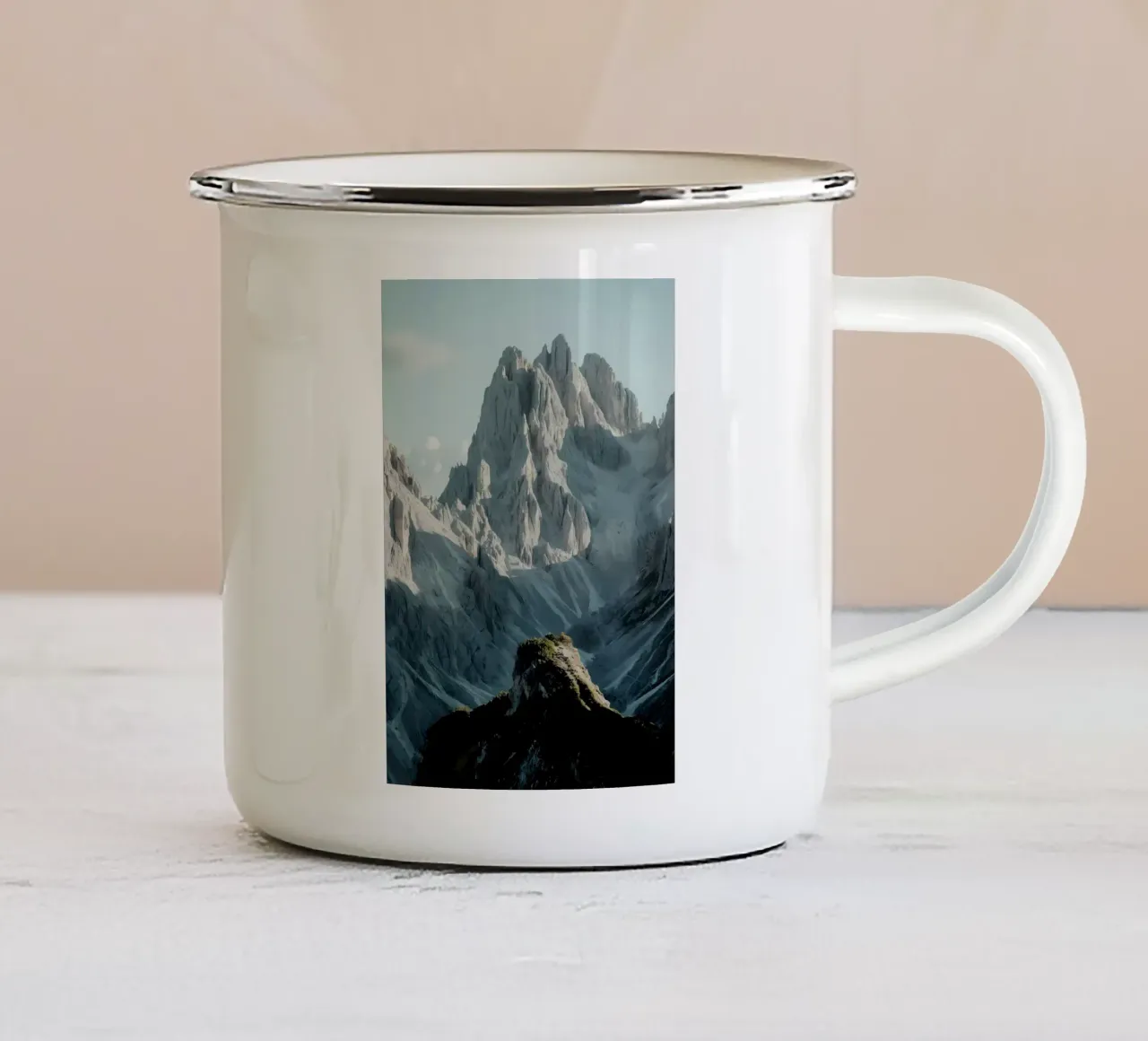 Un posto per gli dei tazza in smalto da Matthew Katz
