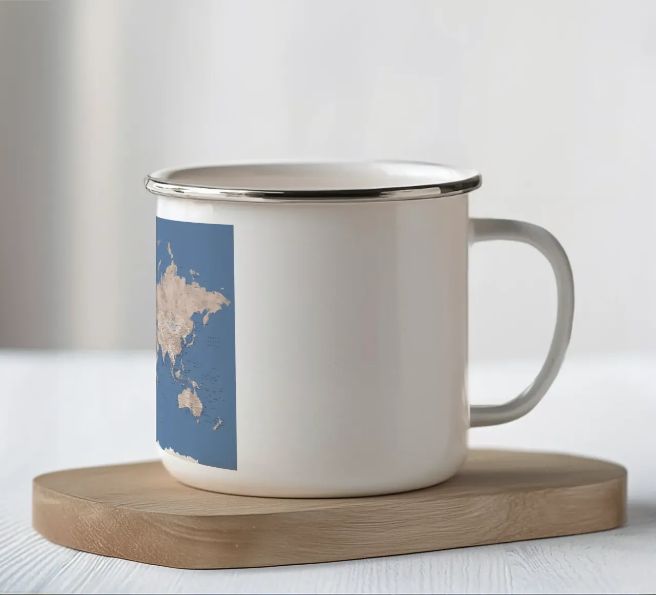 Nadeen mappa del mondo w città tazza in smalto da Aiden Garcia