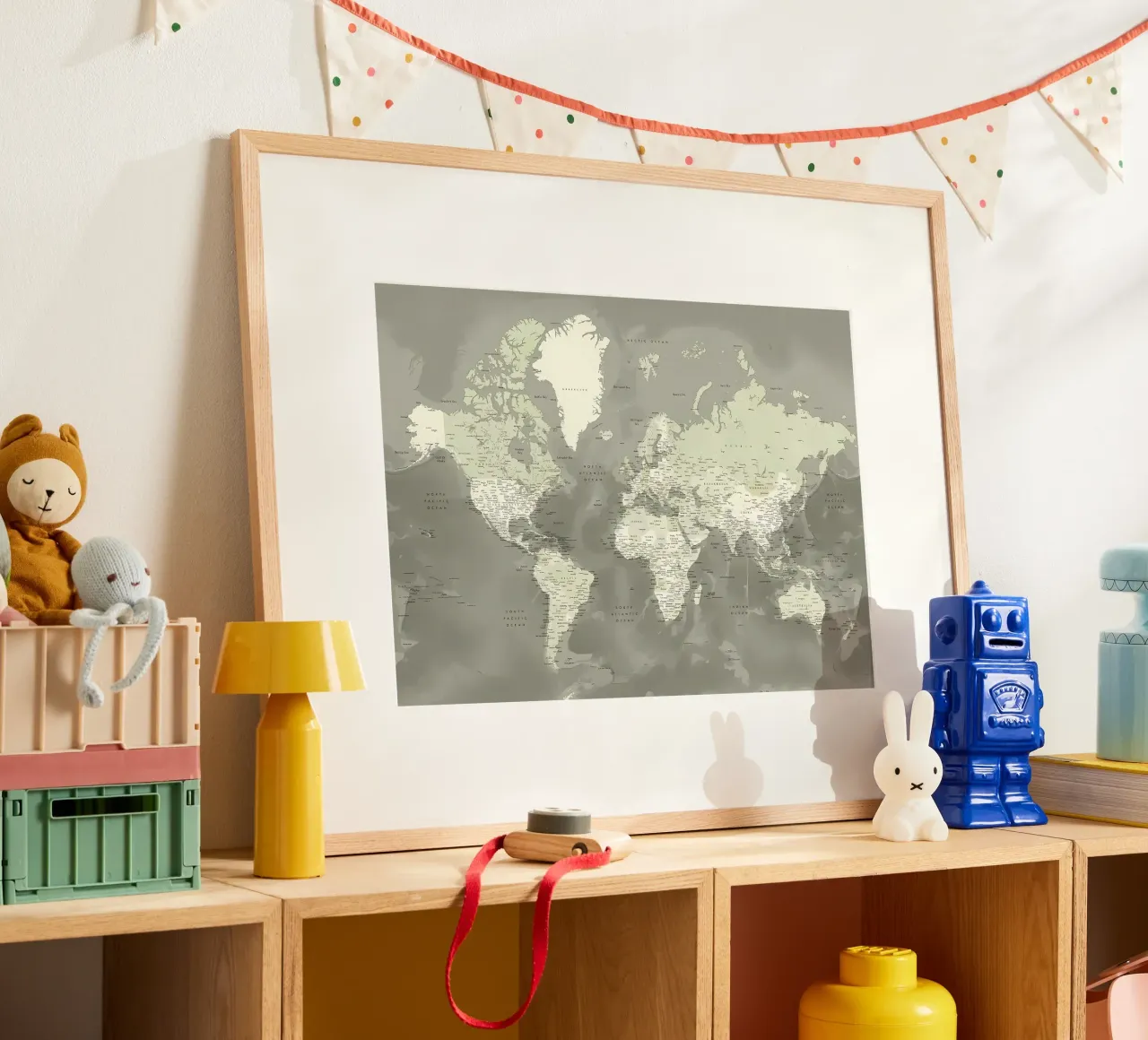 Mappa mondiale dettagliata di Faolan poster con telaio in legno da Aiden Garcia