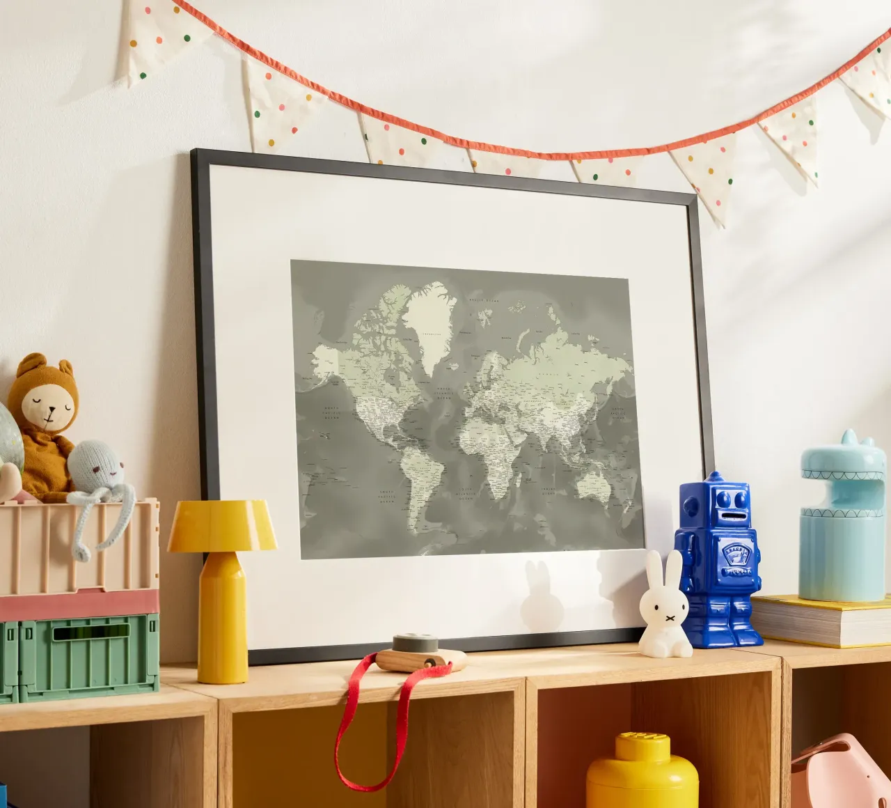 Mappa mondiale dettagliata di Faolan poster con telaio in legno da Aiden Garcia