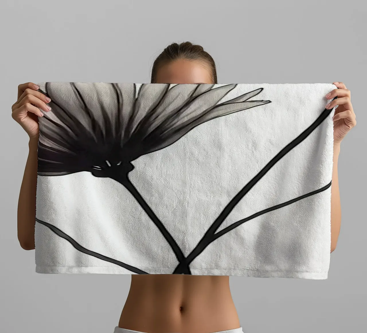 Illustrazione di fiori in bianco e nero asciugamano da bagno da Nicholas Campbell