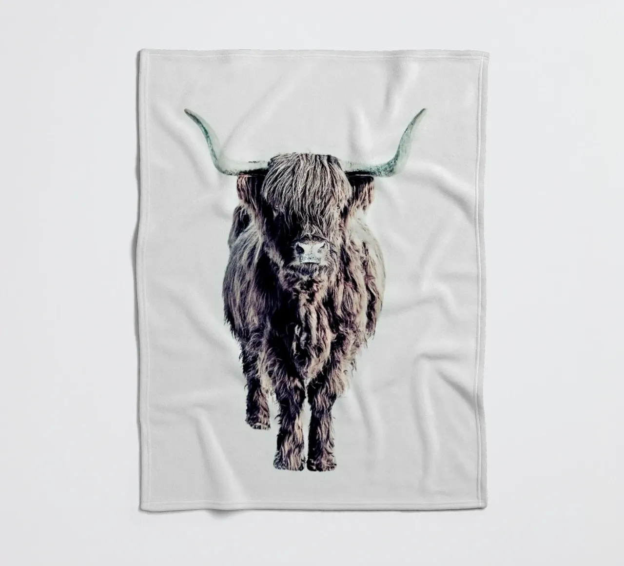 Highland Cattle Colin White coperta in pile da Monika Strigel