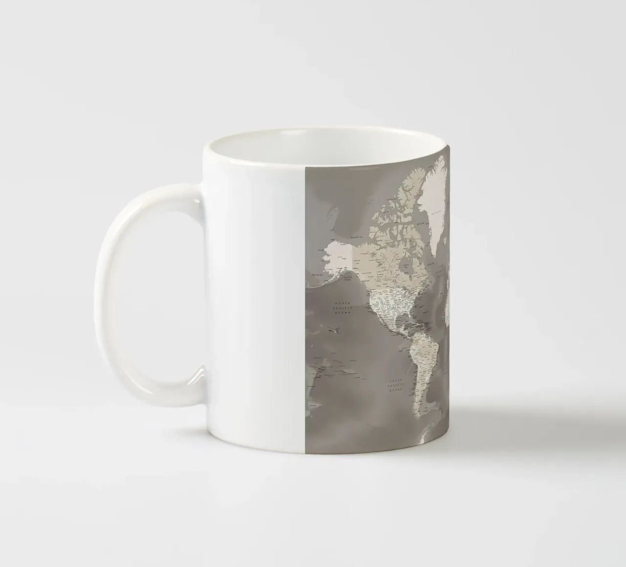 Mappa del mondo dettagliata di Davey tazza in ceramica da Aiden Garcia