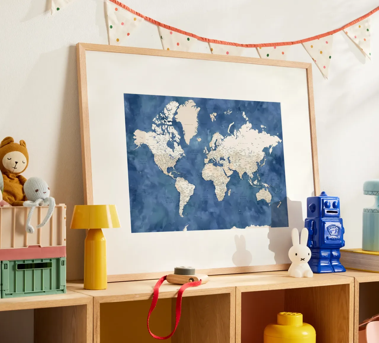 Mappa del mondo Sabeen poster con telaio in alluminio da Aiden Garcia