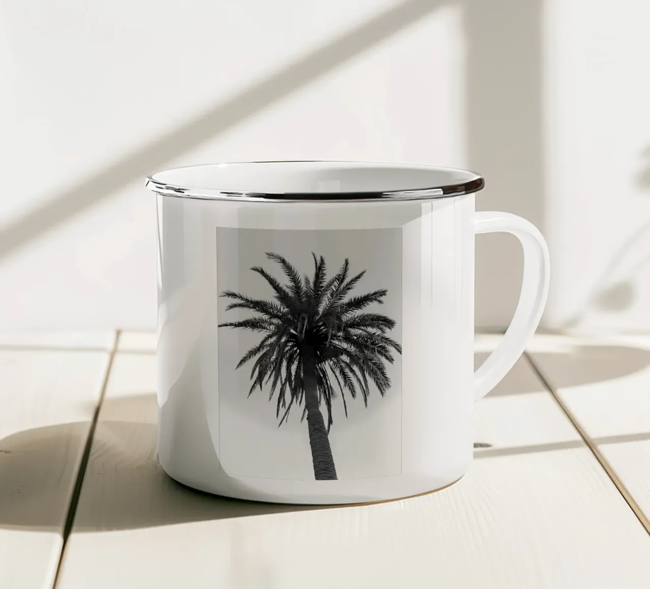 Palm Tree Beach Dream 7 tazza in smalto da Matthew Katz