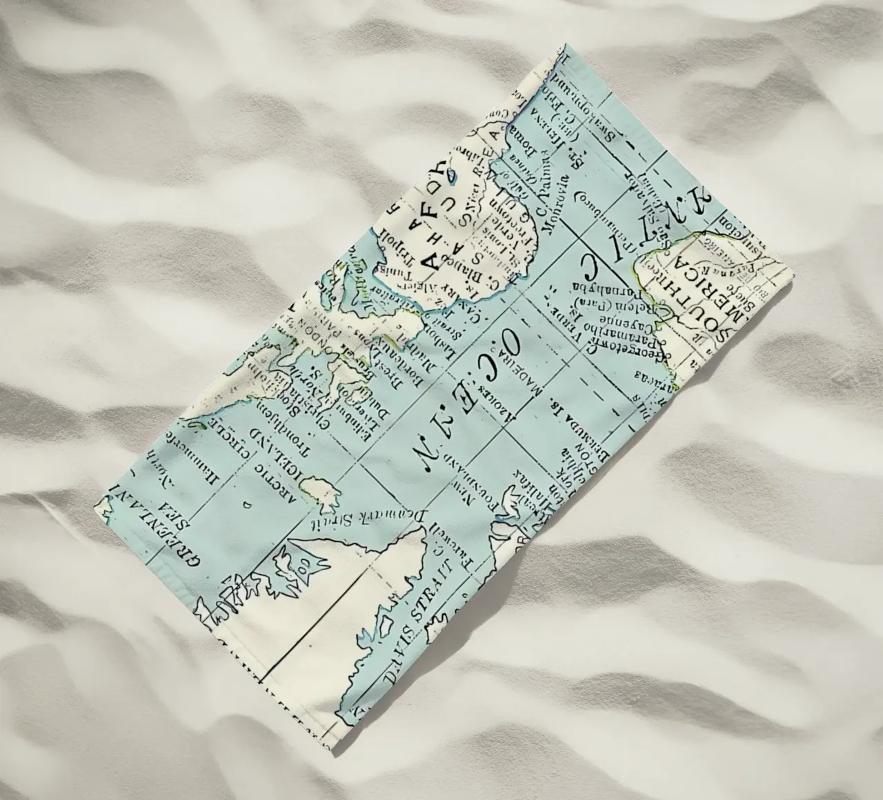 Mappa del mondo in blu e crema telo mare da Aiden Garcia