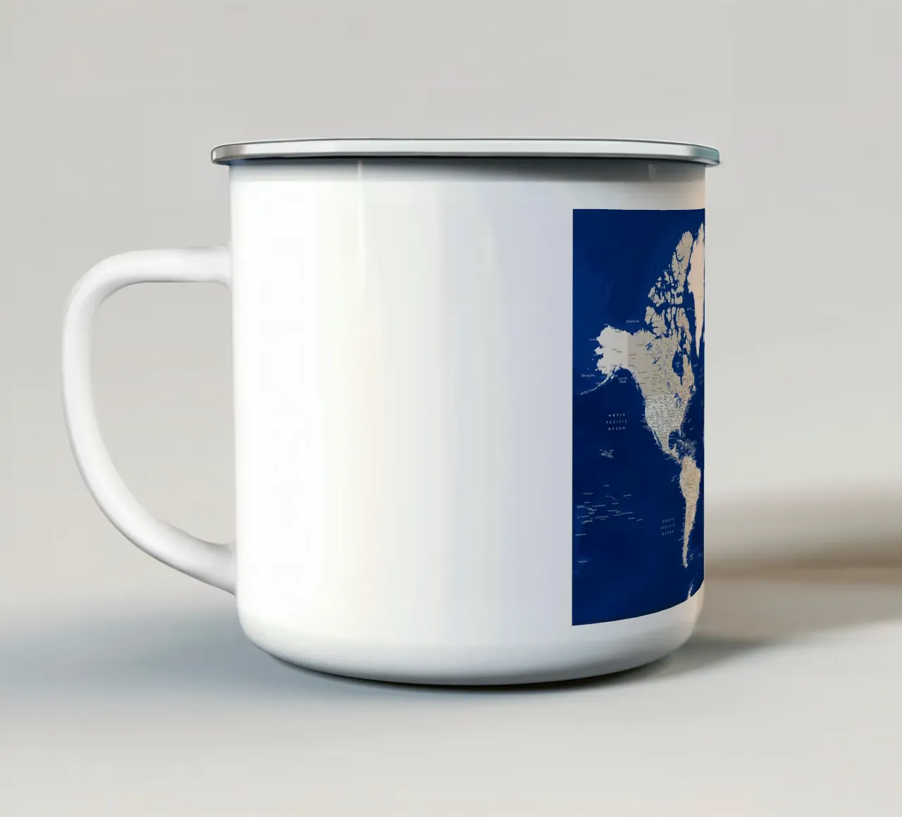 Mappa del mondo dettagliata Kameryn tazza in smalto da Aiden Garcia