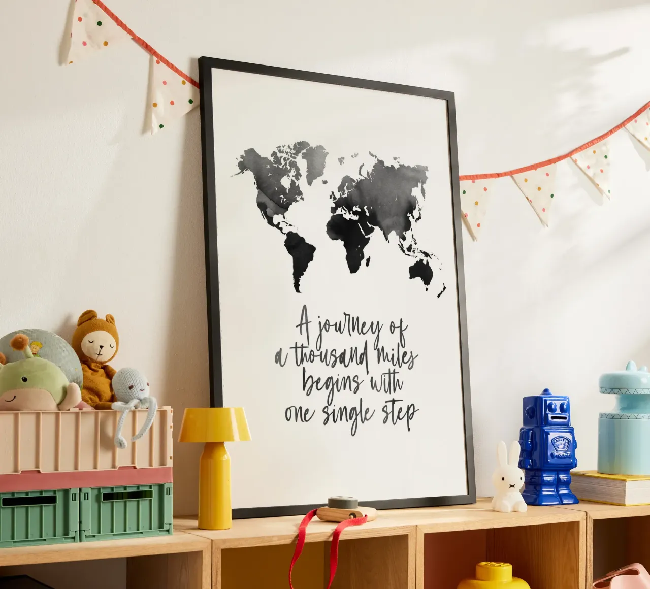 A thousand miles poster con telaio in plastica da BAINAI QUOTES