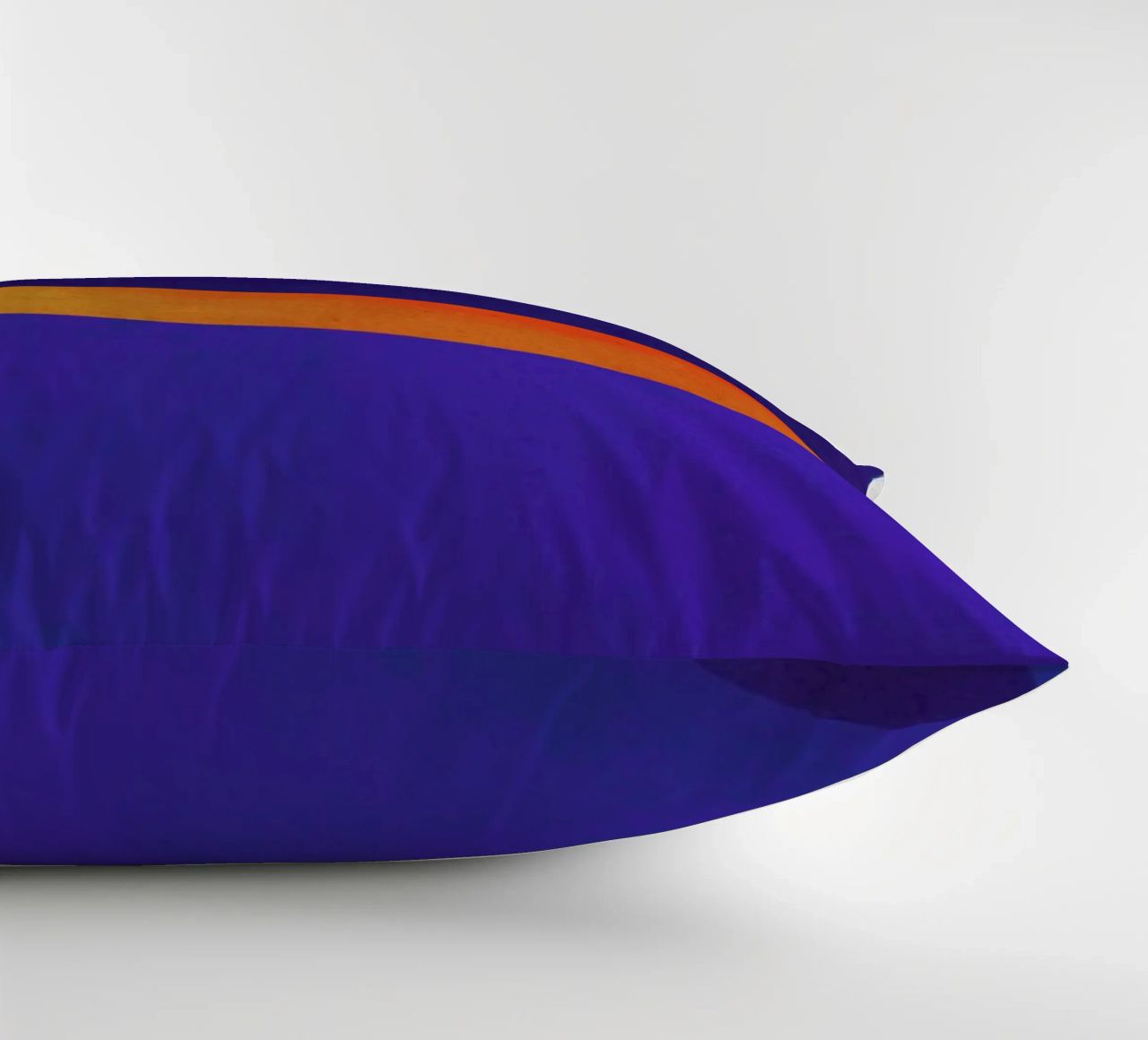 When In Blue 2 coussin de LeDieg