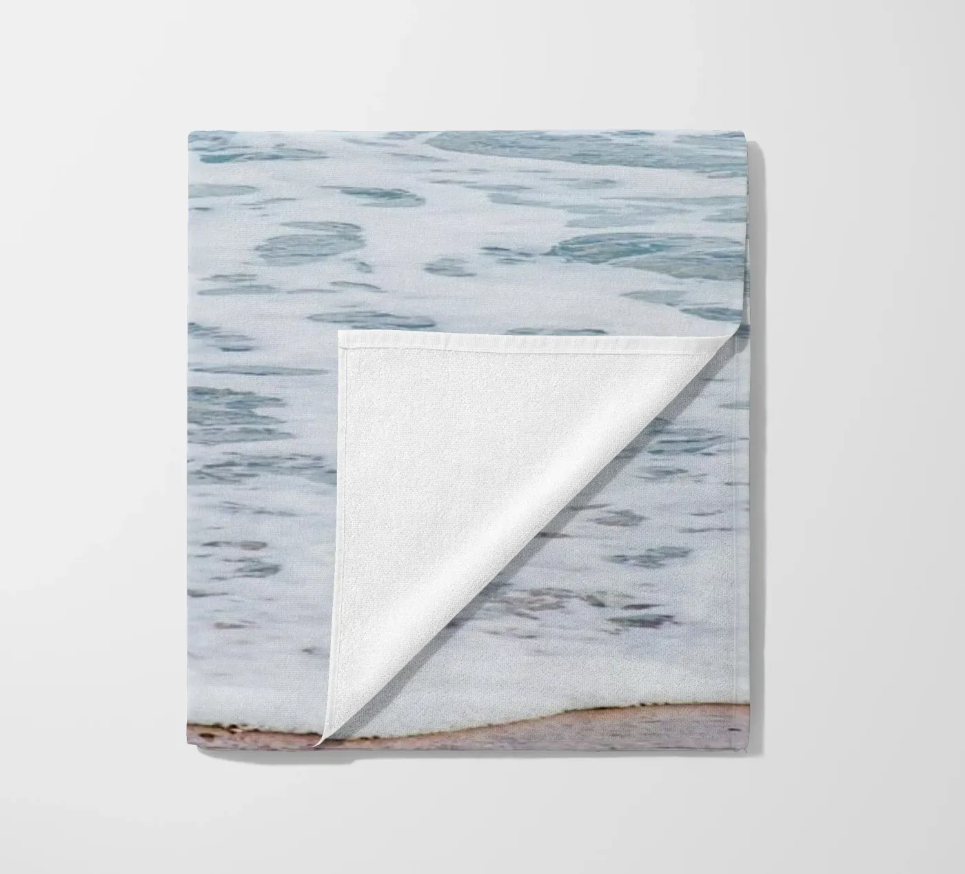 Waves strandhanddoek van Magdalena Martin Photography