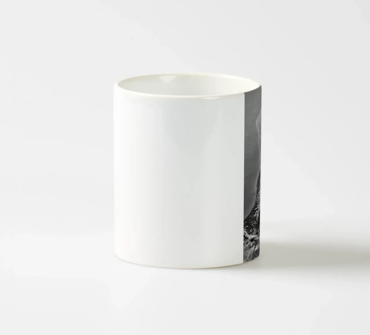Nero Bianco Oceano Sogno 1 tazza in ceramica da Matthew Katz