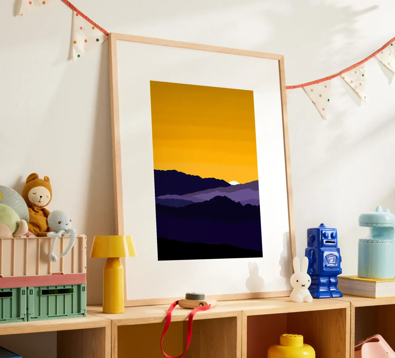 tramonto sulla collina poster con telaio in legno da Bartosz Powalka