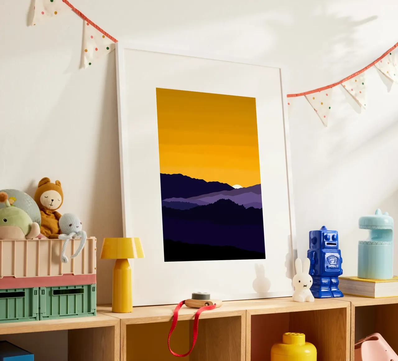 tramonto sulla collina poster con telaio in legno da Bartosz Powalka