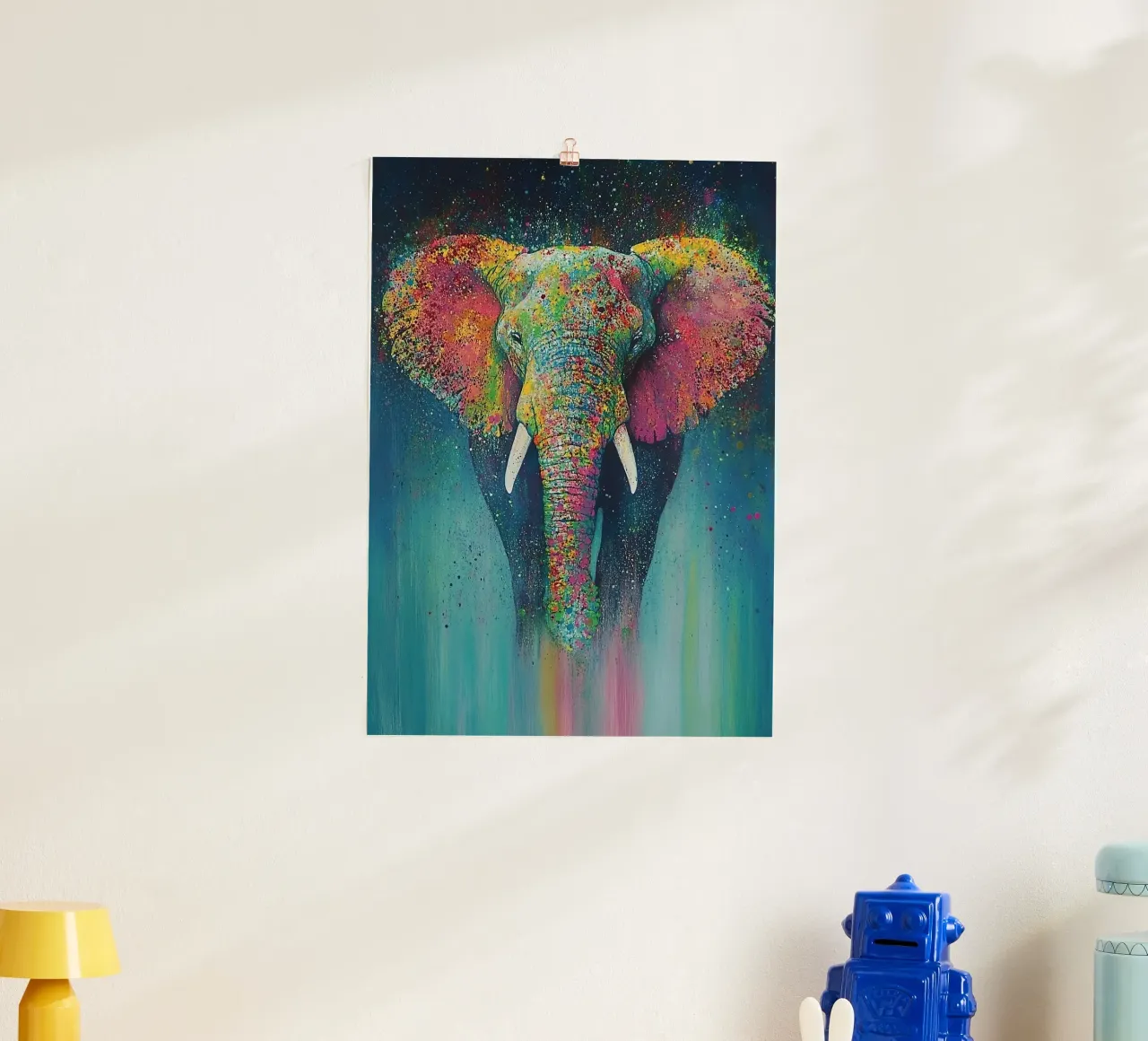 Elefante: polvere di pixel e richiami di tromba poster con telaio in legno da Nikis Art Studio