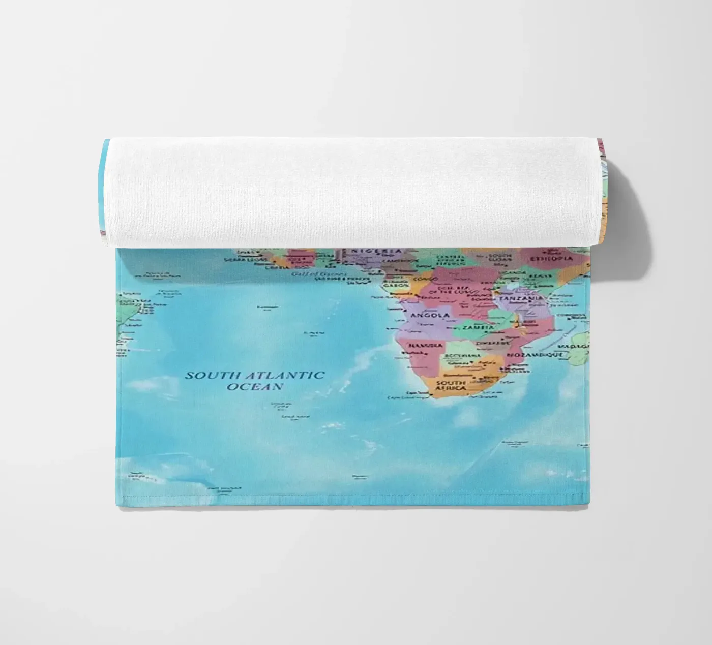 World map strandhanddoek van Aiden Garcia