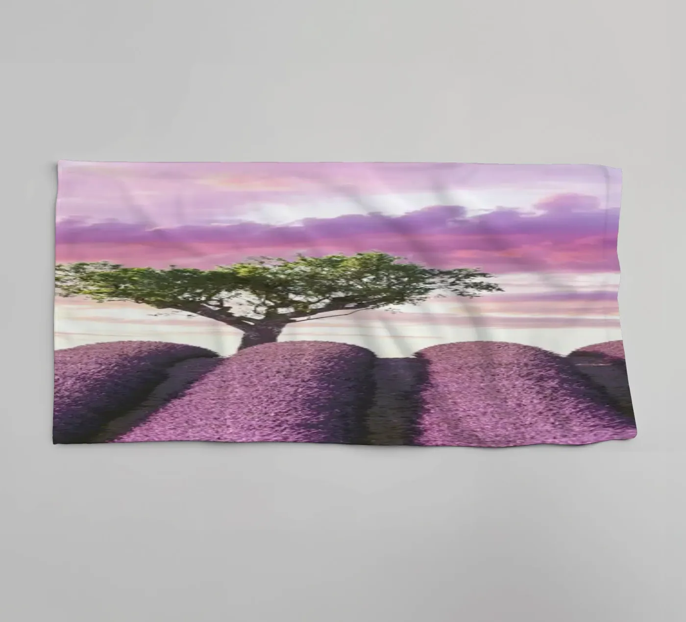 Lavender Fields badhanddoek van Magdalena Martin Photography