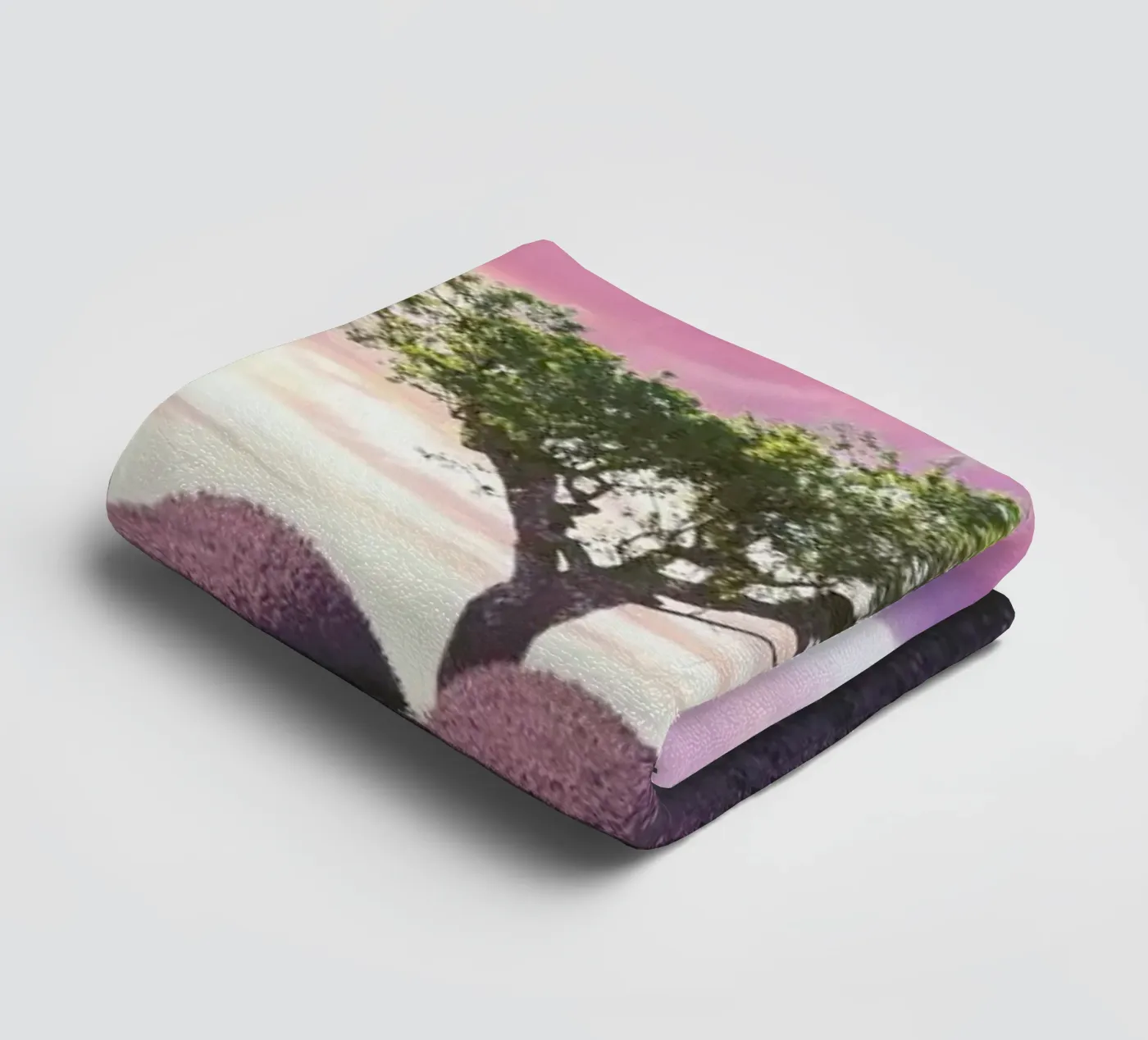 Lavender Fields badhanddoek van Magdalena Martin Photography
