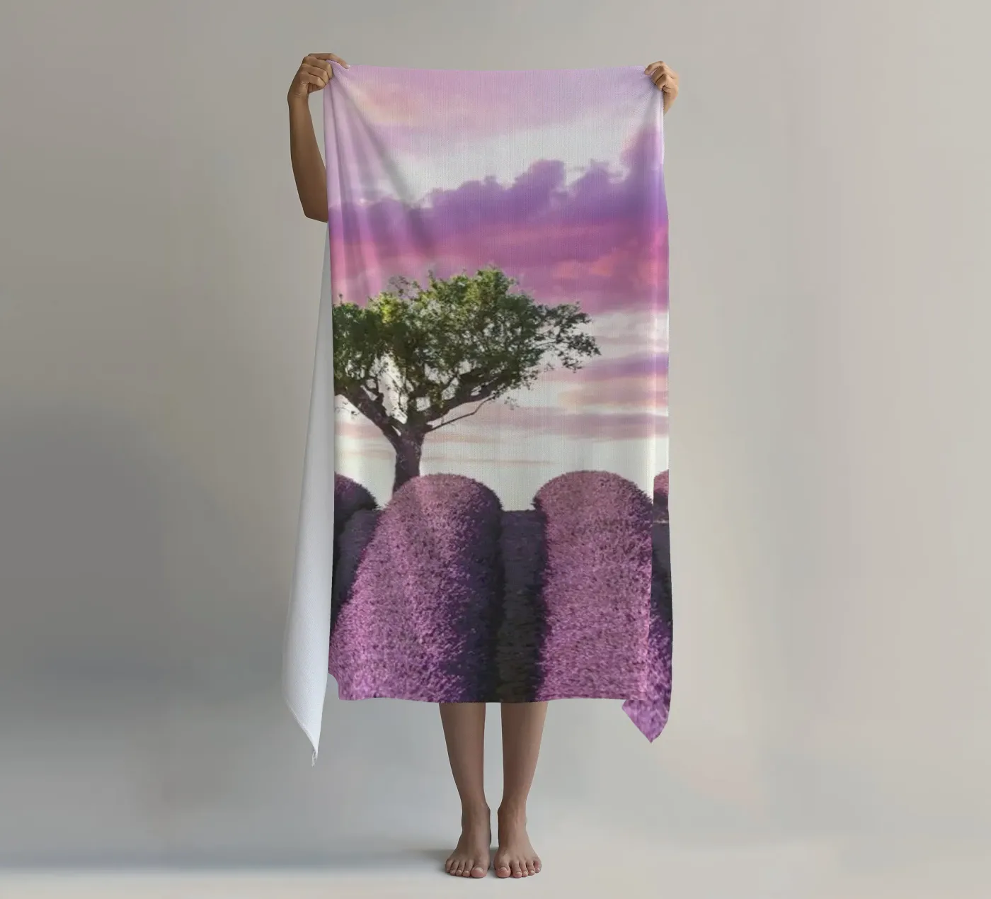 Lavender Fields serviette de plage de Magdalena Martin Photography