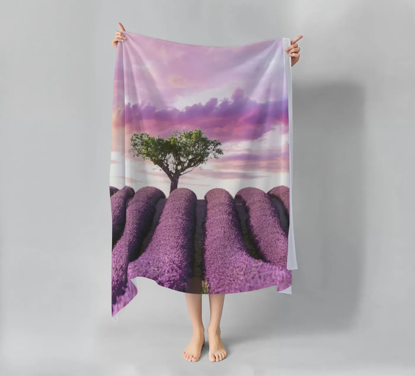 Lavender Fields serviette de plage de Magdalena Martin Photography