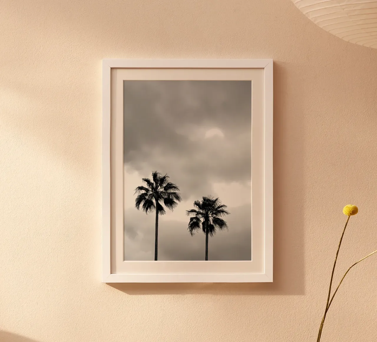 Sagome di palme poster con telaio in alluminio da Matthew Katz