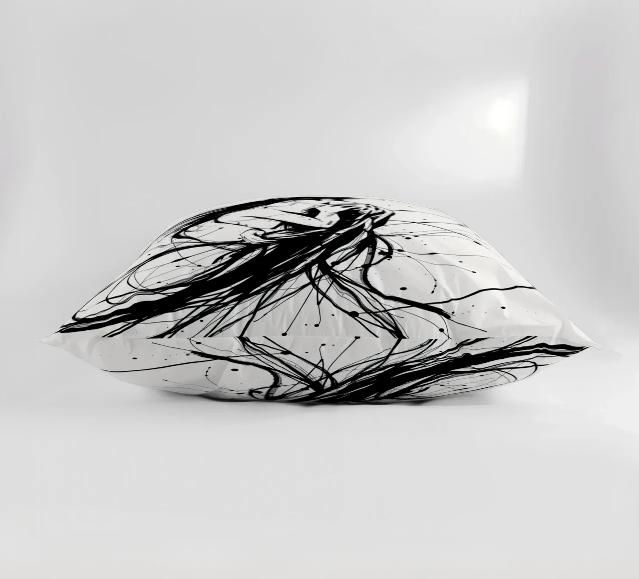 abbraccio appassionato tra una coppia intrecciata in linee fluide cuscino da DesignDoodle