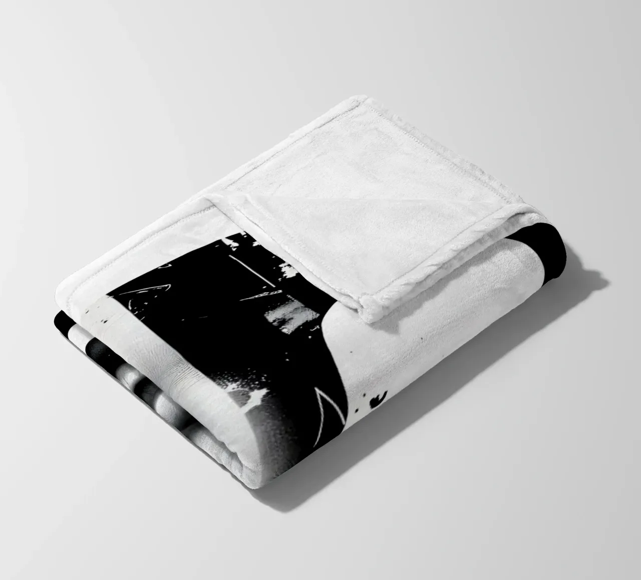 grafica monocromatica che presenta un volto con contrasto nero coperta in pile da DesignDoodle